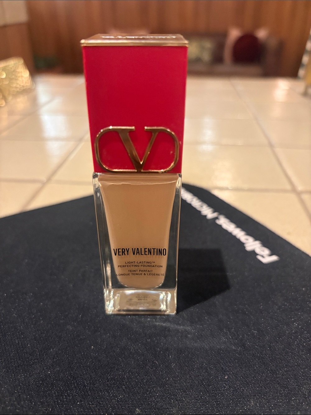 Valentino Very Valentino Light-Lasting Foundation — Red Cap MN1